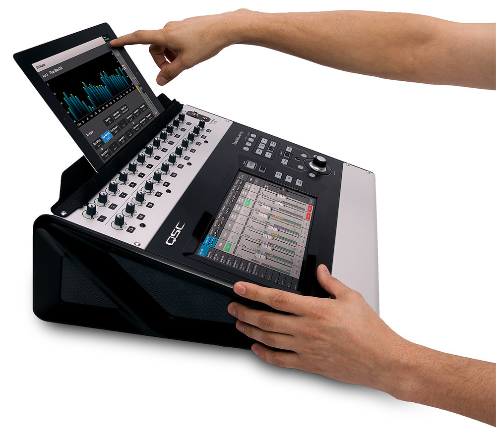 MEZCLADORA QSC DIGITAL DE 30 CANALES TOUCHMIX30