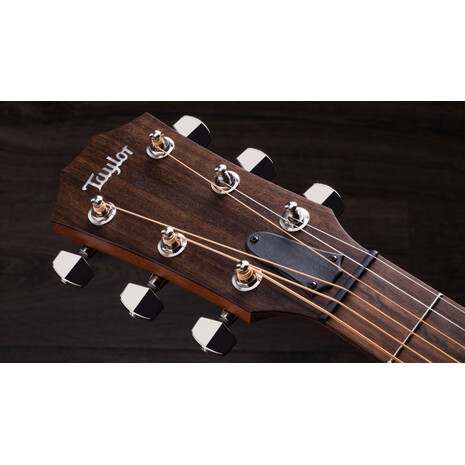 GUITARRA ELECTROACUSTICA TAYLOR AD27E