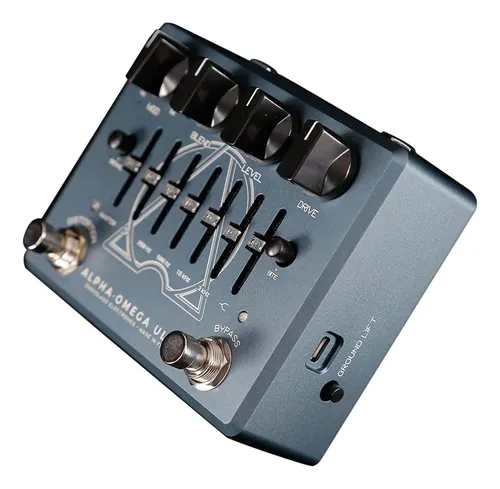 ALPHAÀOMEGA ULTRA PEDAL AN LOGO PARA BAJO DARKGLAS