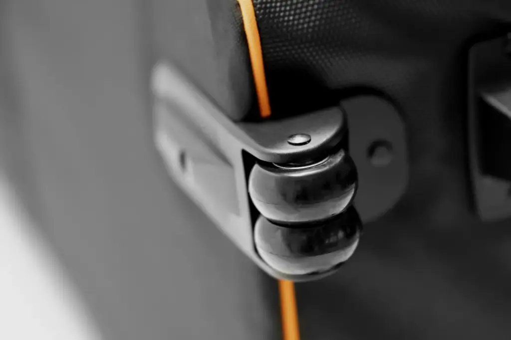 ESTUCHE SEMIRRIGIDO STUDIOLOGIC CON