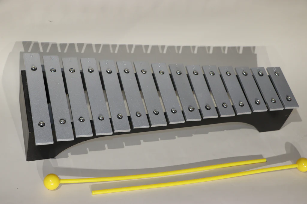 METALOFONO ADMX 15 TEC D/MET PLAT C/BASE MADERA NGR